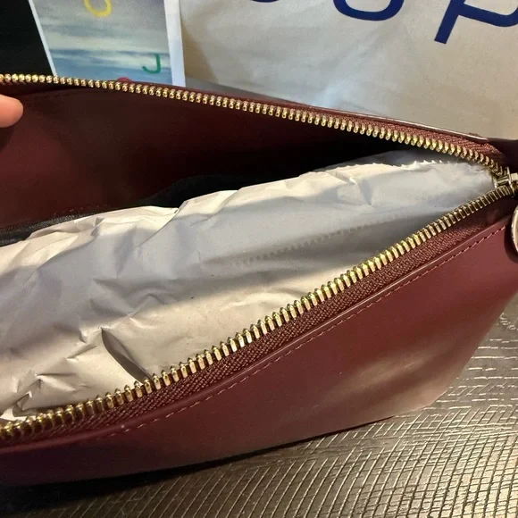 Clare V. Fleurine Leather Shoulder Bag in (Plumingo) Exclusive Color - Picture 4 of 8